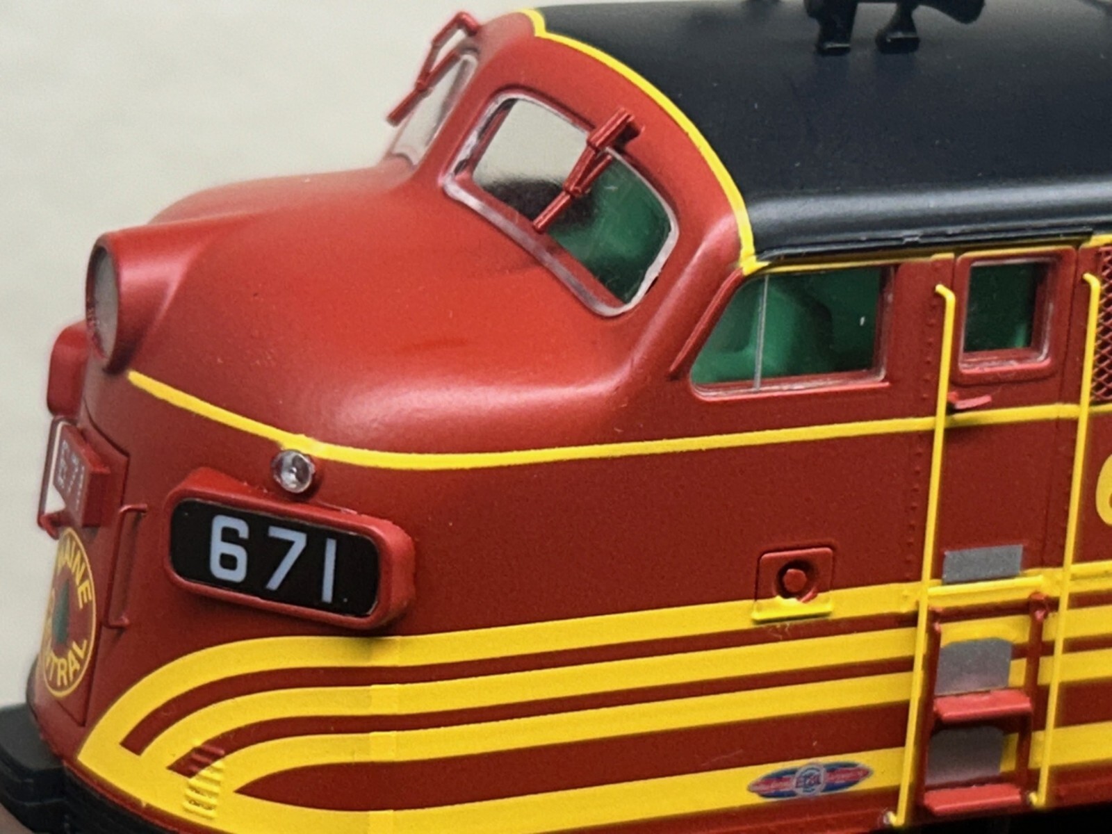 MAINE CENTRAL EMD F3A LOCO 671 – FACTORY DC/DCC / QUANTUM SOUND HO Scale NEW OOP
