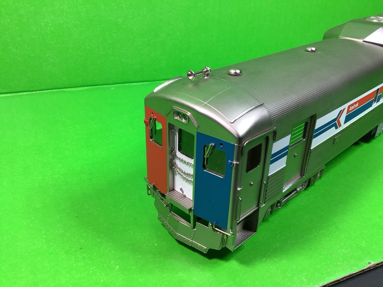 Sunset Models 3rd Rail RDC-2 AMTRAK 2 Rails Powered RDC Car OB,Styrofoam box
