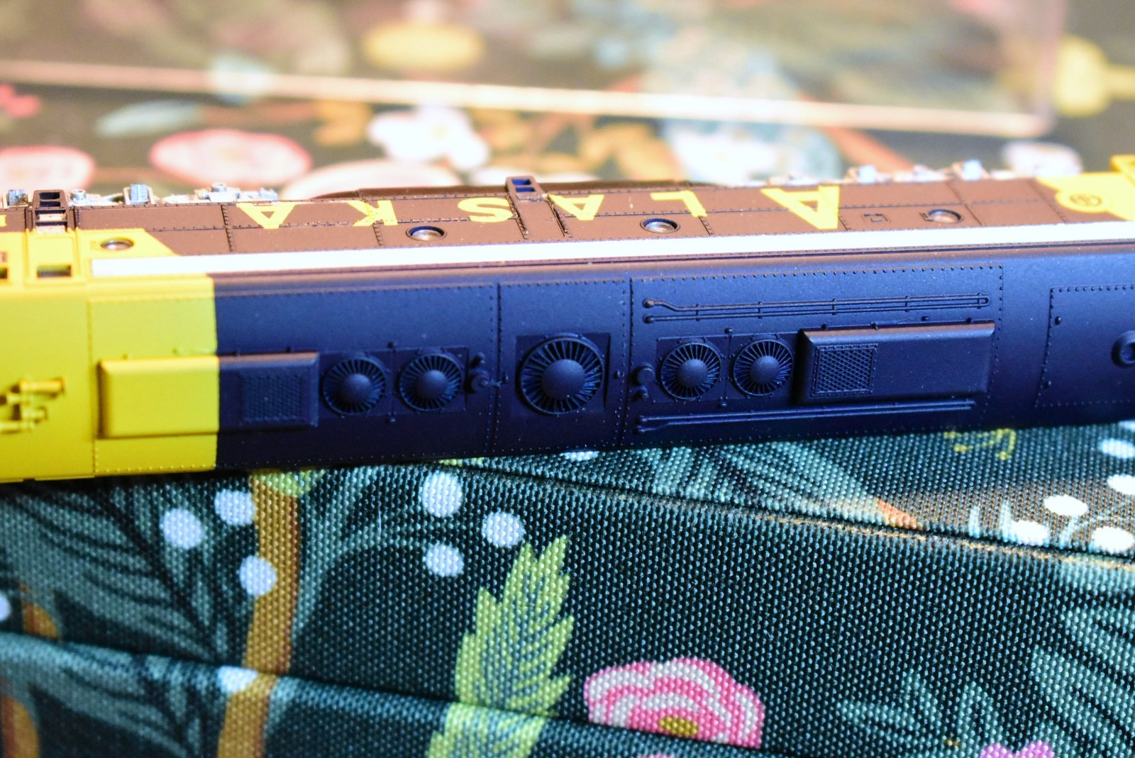 N Scale KATO Dream Designs Alaska Railroad F7 A/B Locomotives 1700 1701 EX