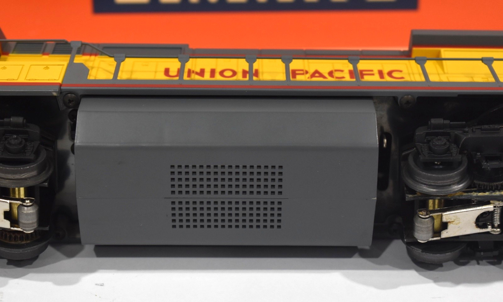 Lionel O27 Gauge 6-18205 Union Pacific Dash-8 40C Diesel Locomotive NM/MT