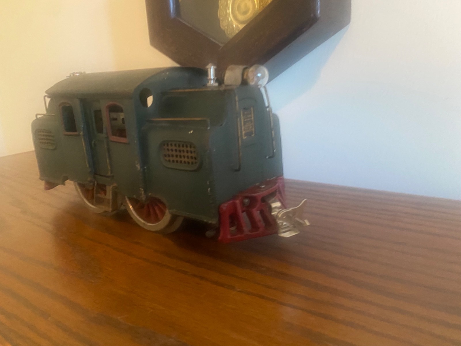 LIONEL STANDARD GUAGE #50 SUPER MOTOR ELECTRIC LOCOMOTIVE IN DARK GREEN COLOR