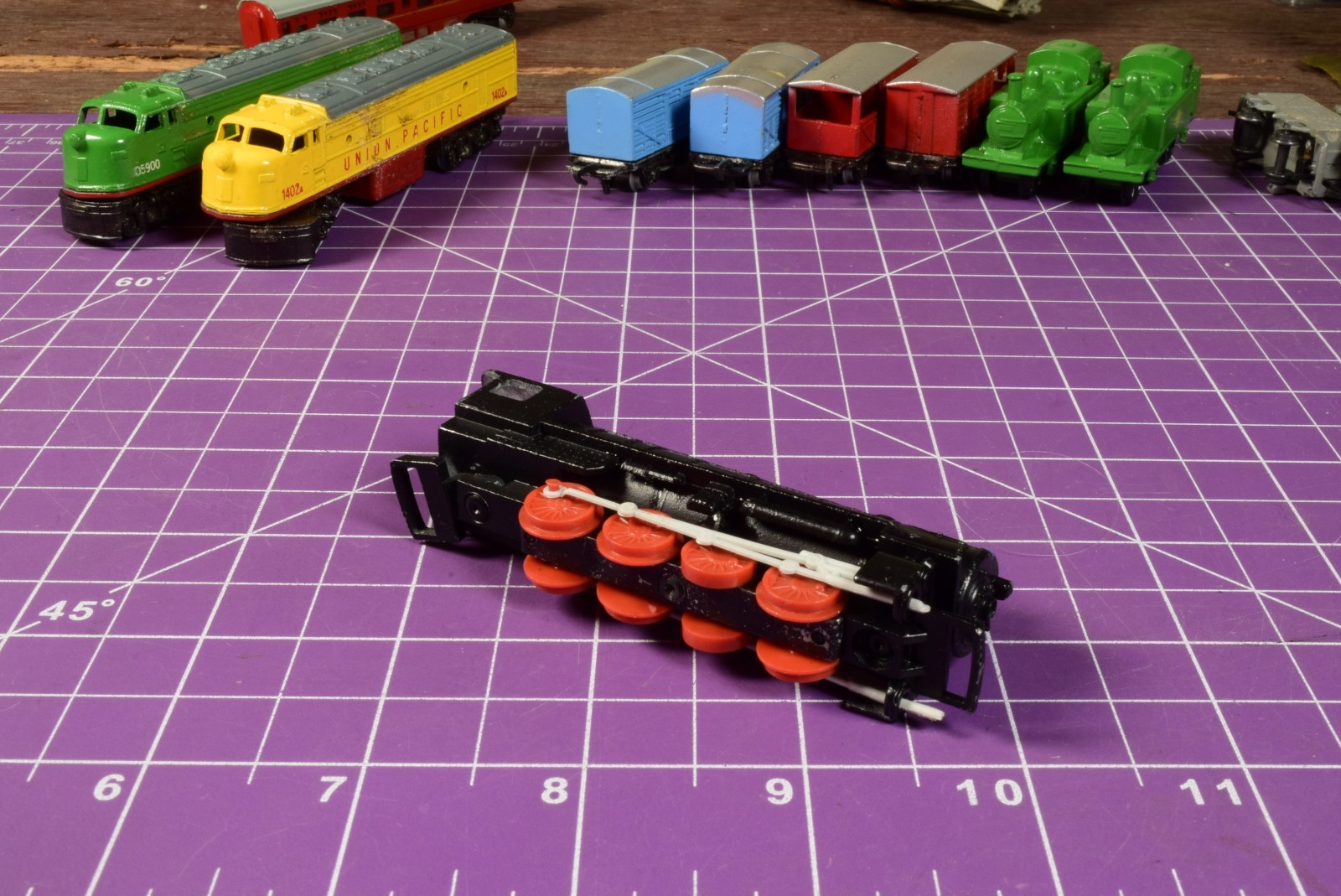 N/OOO SCALE – Lone Star Treble-O-Trains 0-8-0 Steam Locomotive