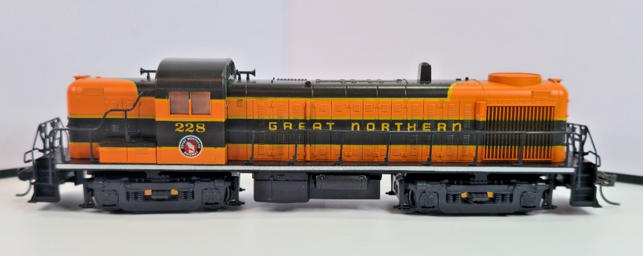 Atlas HO Great Northern #232 RS-3 Diesel Locomotive Knuckle Coupler Tested RTR