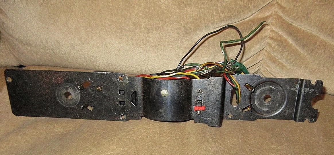 AMERICAN FLYER PA SINGLE MOTOR FRAME W/REMOTE CONTROL UNIT,& HEADLAMP BRACKET