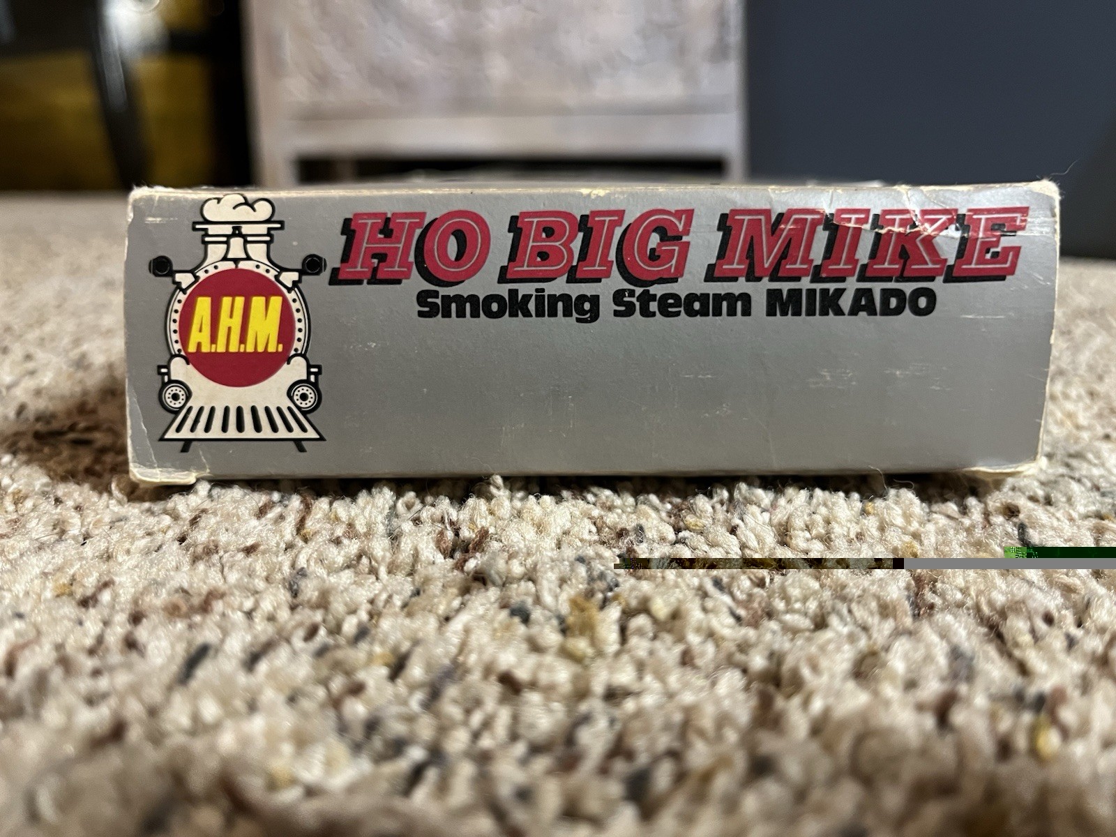 AHM HO Big Mike 2-8-2 Chessie System Mikado Steam Loco w/ Tender Smoke & Caboose