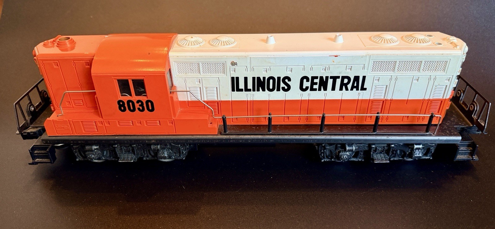 Lionel 6-8030 Illinois Central GP-9 Diesel Locomotive #8030 Runs O Gauge