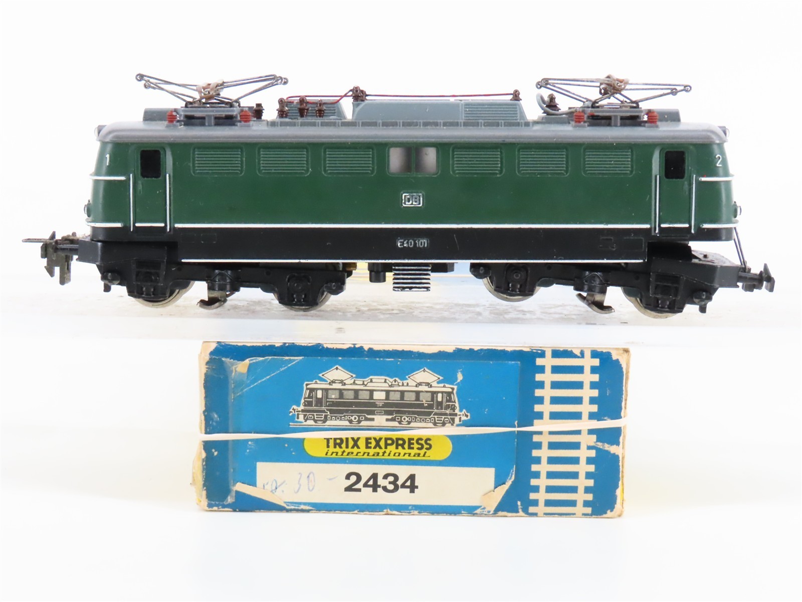 HO Scale Trix Express 2434 DB Deutsche Bahn E40 Electric Locomotive