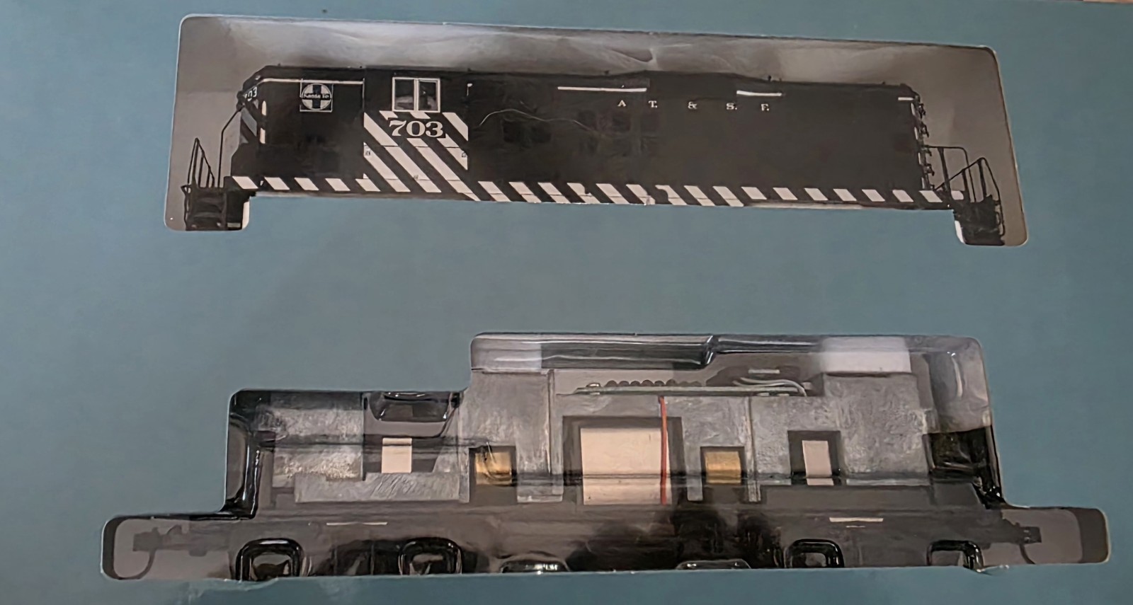 Proto 2000 Santa Fe GP9 II HO 1:87 Diesel Loco 23613 #703