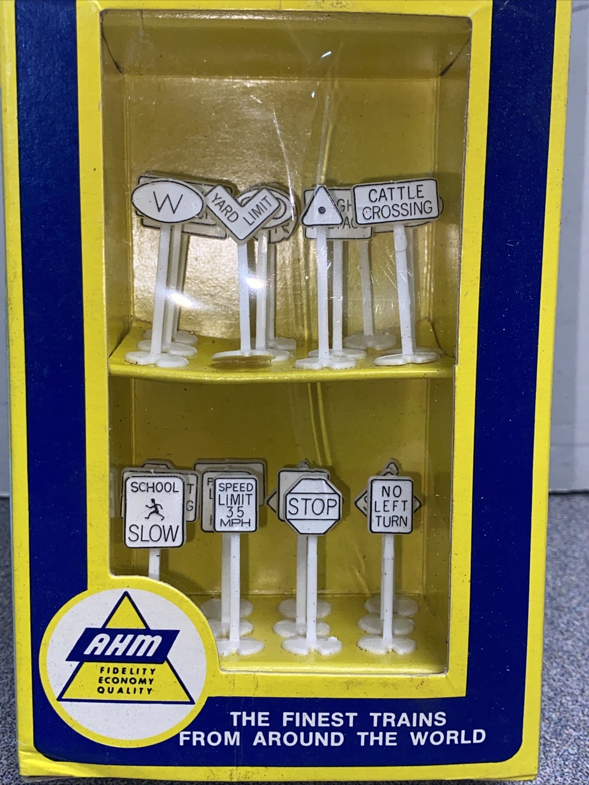 AHM Accessories for Your HO Scale Model Trains – 23 Assorted RR & Traffic Signs