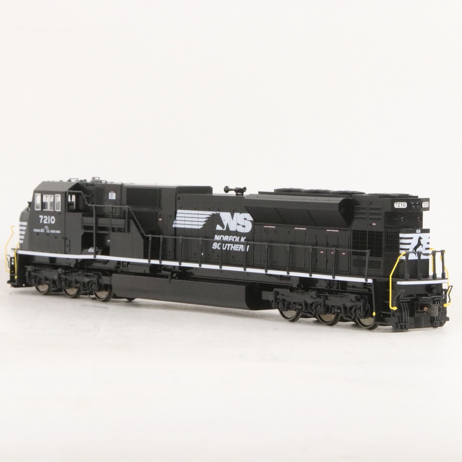 Kato HO Norfolk Southern NS #7210 SD80MAC DCC & Sound Equipped
