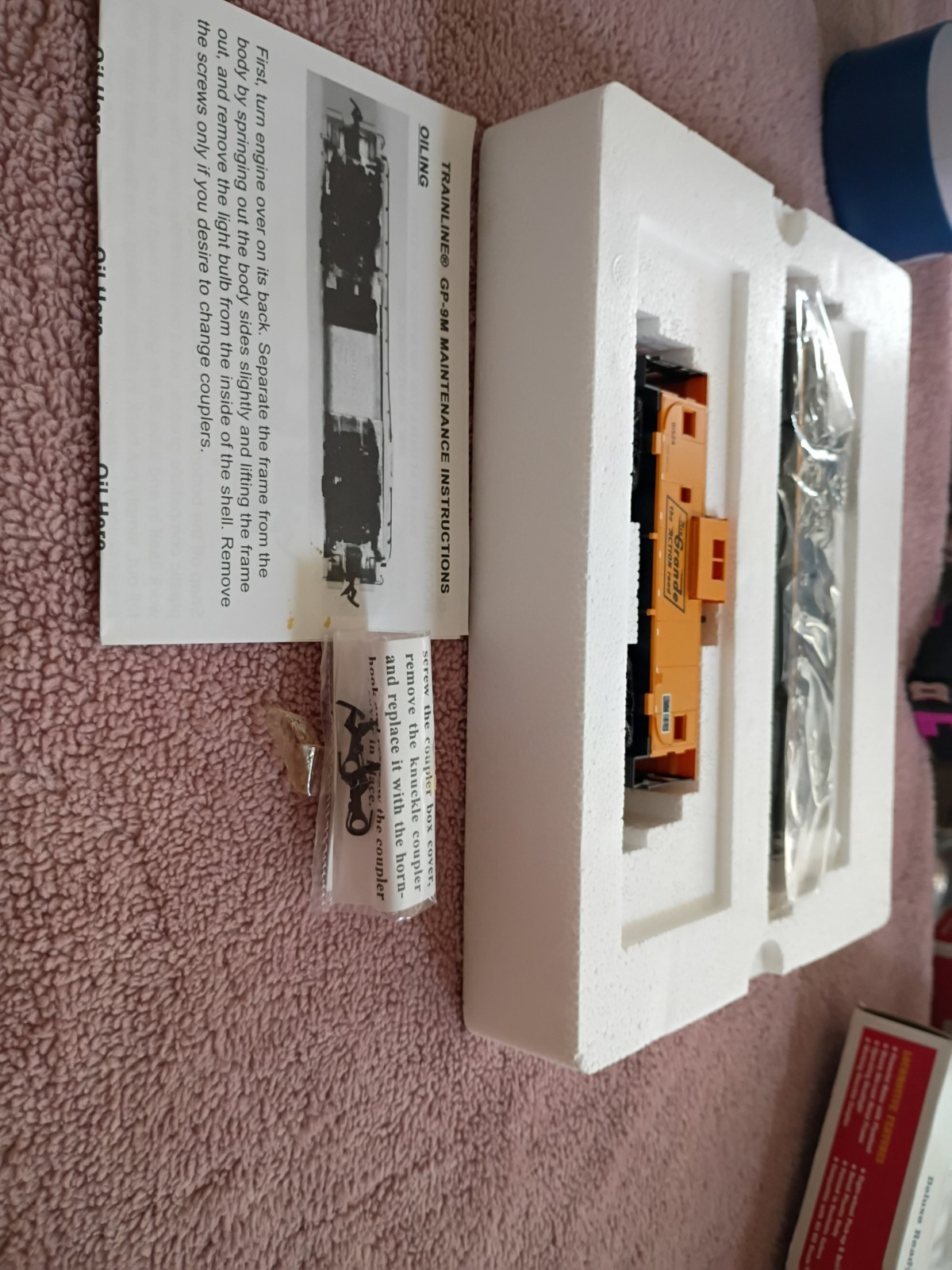 Walthers trainline Locomotive & Caboose DRGW 5933 / 01524 Working Headlight W@W