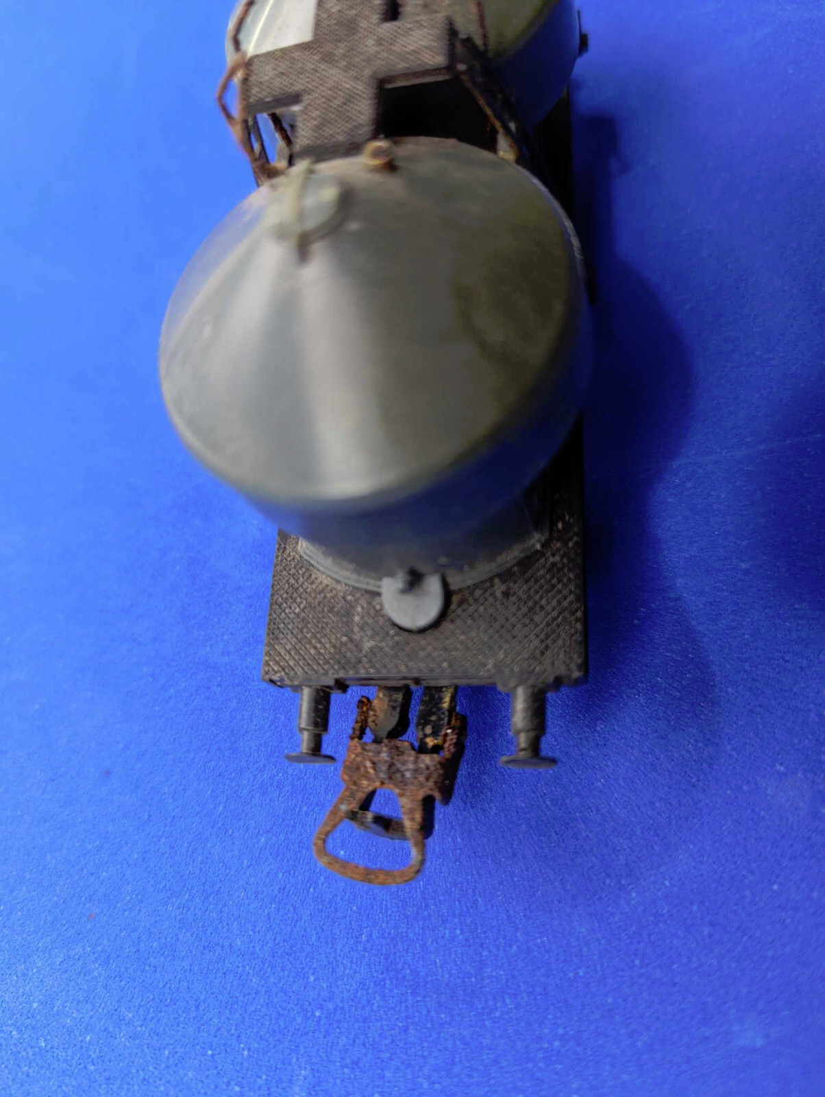 TRAIN WAGON SINGLE METAL AXLE METAL WHEELS GREYHOPPER TYPE 2013 EB00045 BIN 018