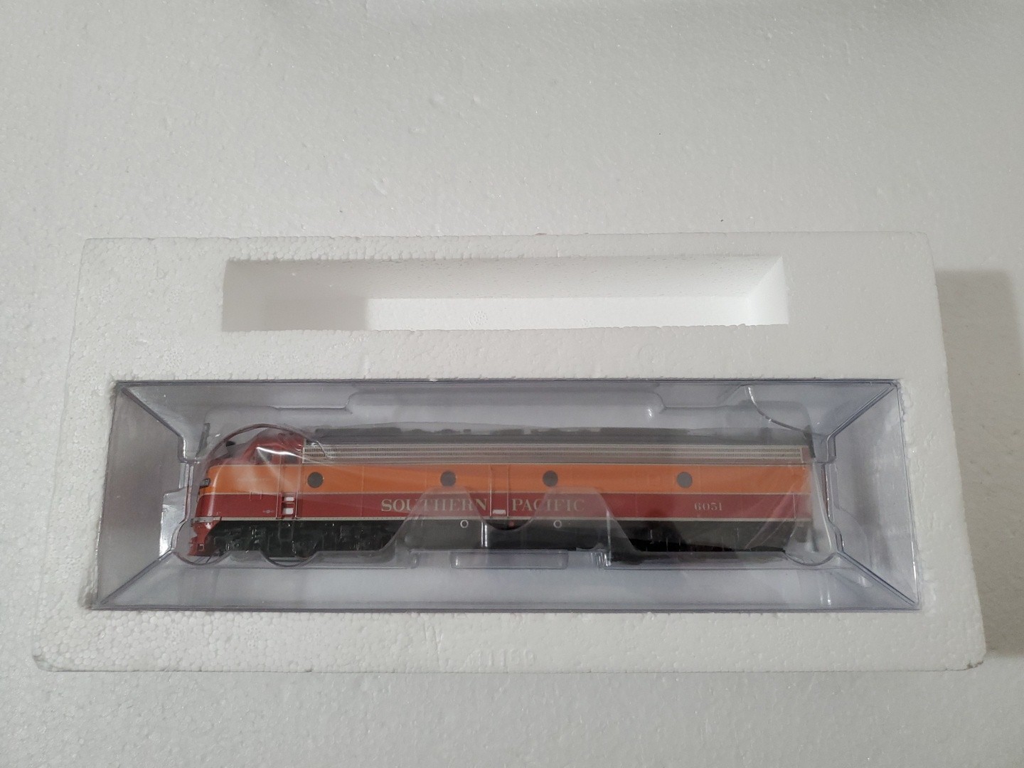 HO WALTHERS PROTO 920-48752 EMD E9A SOUTHERN PACIFIC SP # 6051 DCC READY