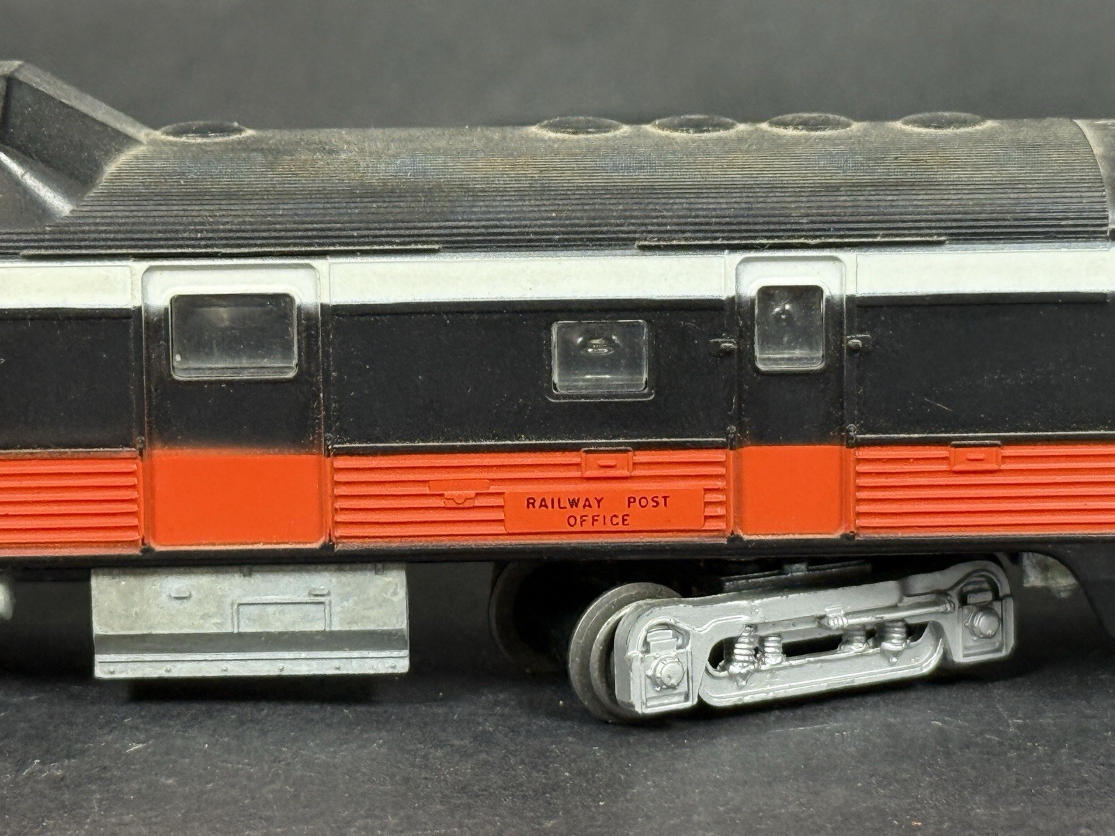 Vintage Athearn New Haven Railway Post Office HO Scale Electric Train Locomotive
