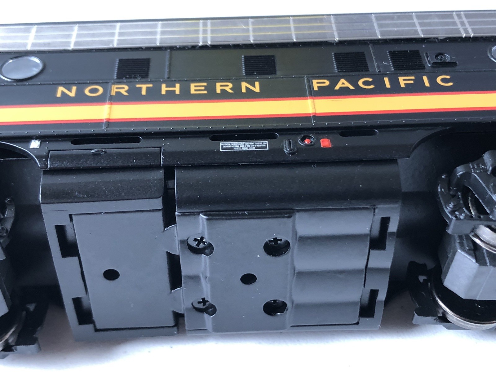 Athearn Genesis G1611 A&B F-7A F-7B Locomotive Set Northern Pacific 6013C 6013D