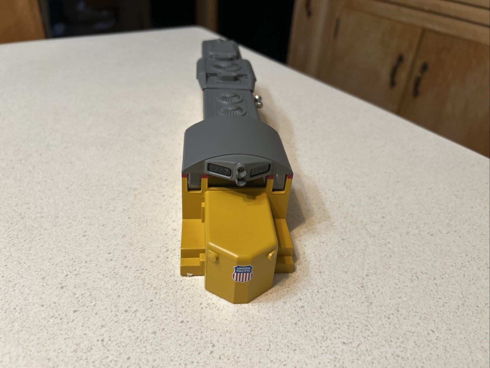 Lionel Union Pacific O Gauge Yellow And Gray Diesel # 1977 Shell Only Lighted