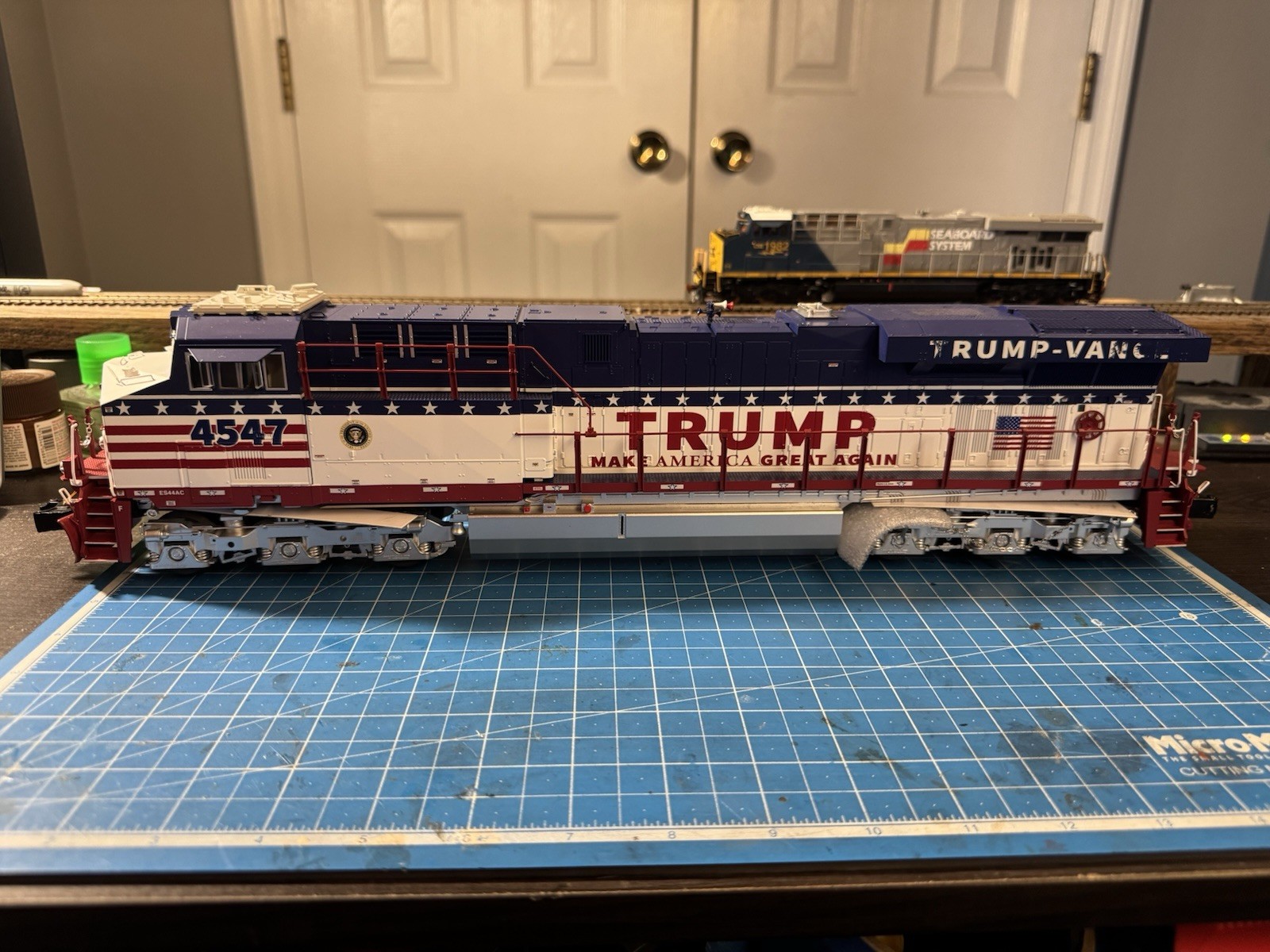 LIONEL Legacy ES44AC Legacy Station Custom Trump 4547