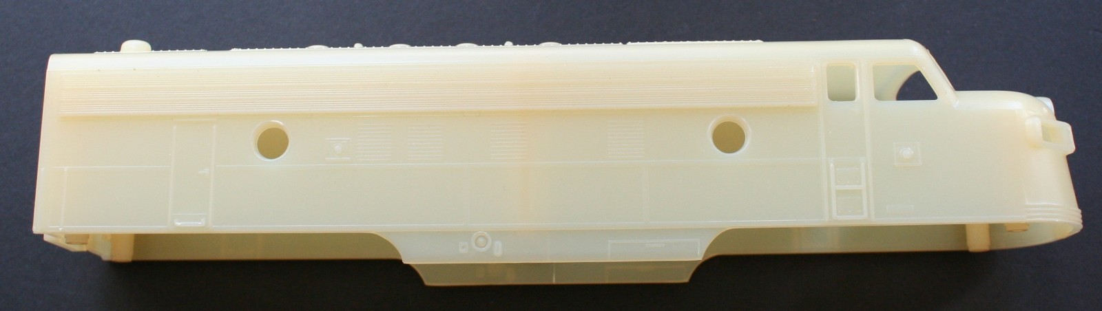 WILLIAMS ELECTRIC TRAINS EMD F7 A OPAGUE CLEAR SHELL NEW