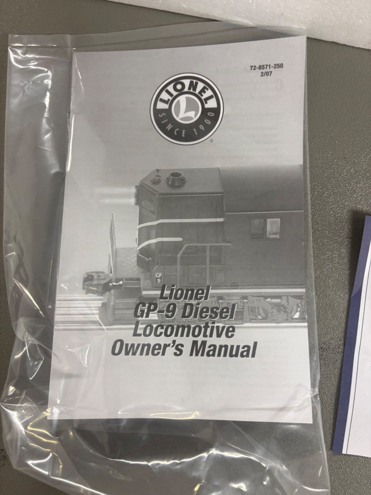 LIONEL 6-28571 LRRC 2007 GP-9 NEW ENGINE In BOX with paper