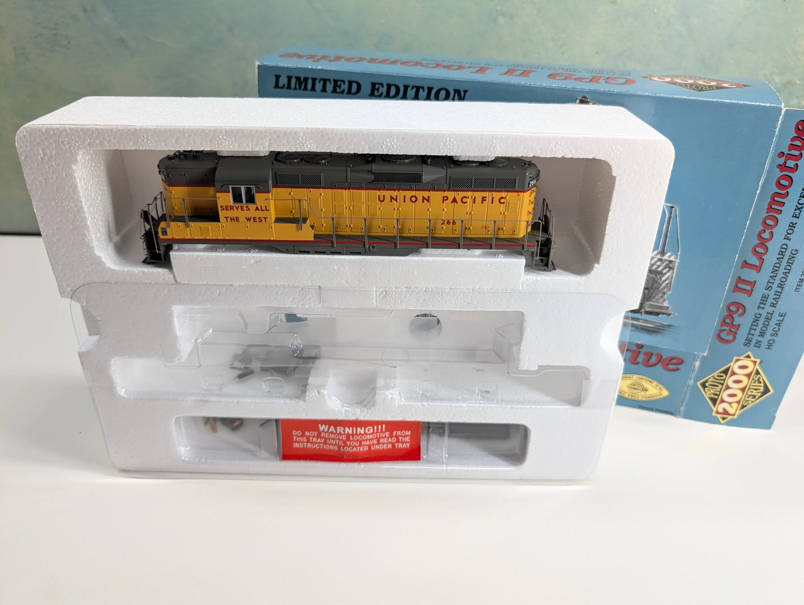 Life-Like 23622 HO GP9 II Diesel Locomotive Shell Only Union Pacific UP #266