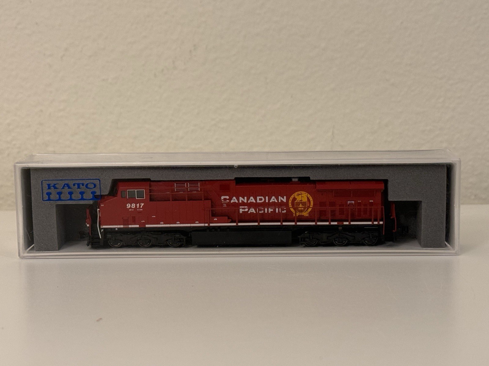 Kato 176-7218-DCC N Canadian Pacific AC4400CW Diesel Locomotive w/DCC #9817