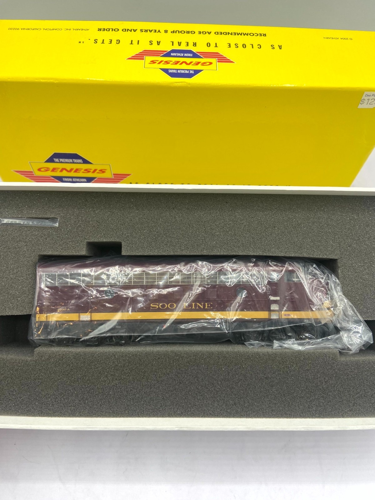 Athearn Genesis HO Scale G2024 Soo Line F-3A Phase 4 Diesel Locomotive – Brown