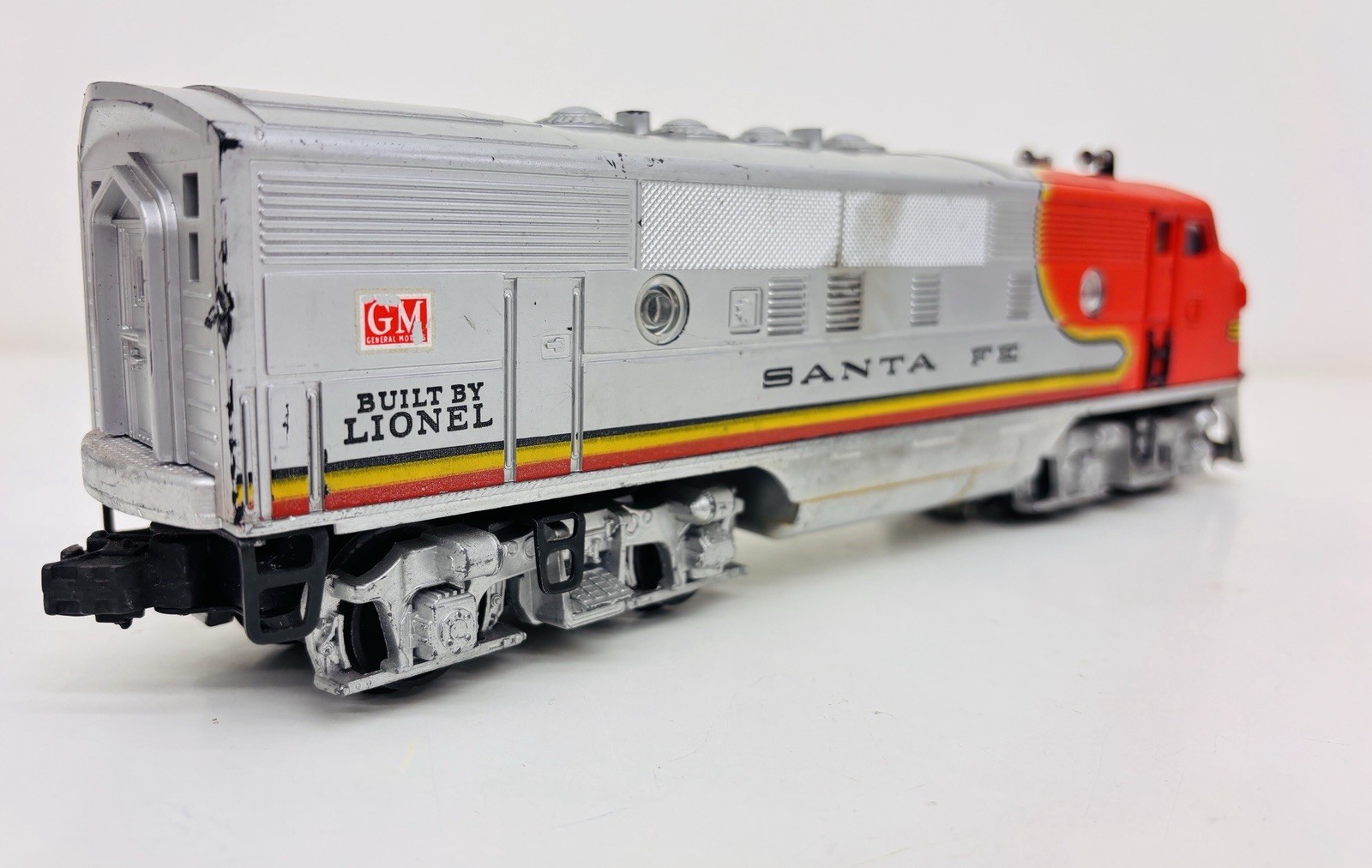 Lionel Postwar Santa Fe F3 Dummy Non Powered Diesel Locomotive 2333