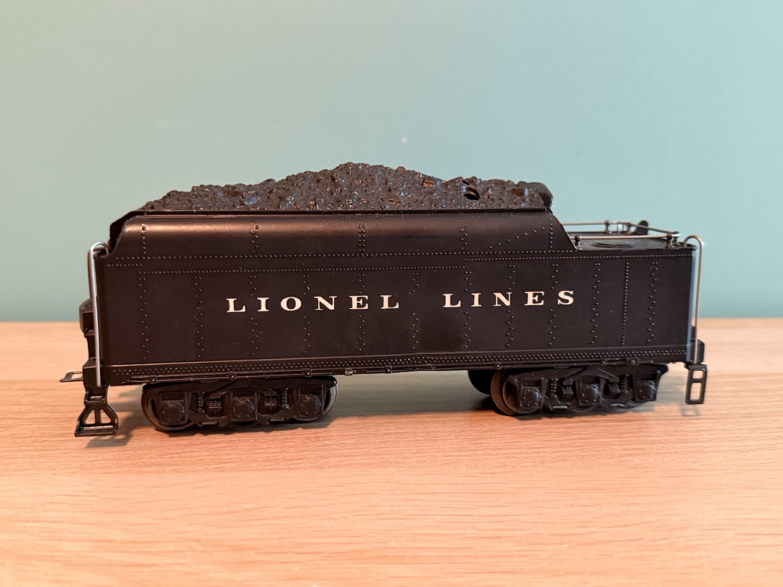 LIONEL POSTWAR 2426W TENDER FOR 773 & 726 LOCOMOTIVES – EXCELLENT CONDITION