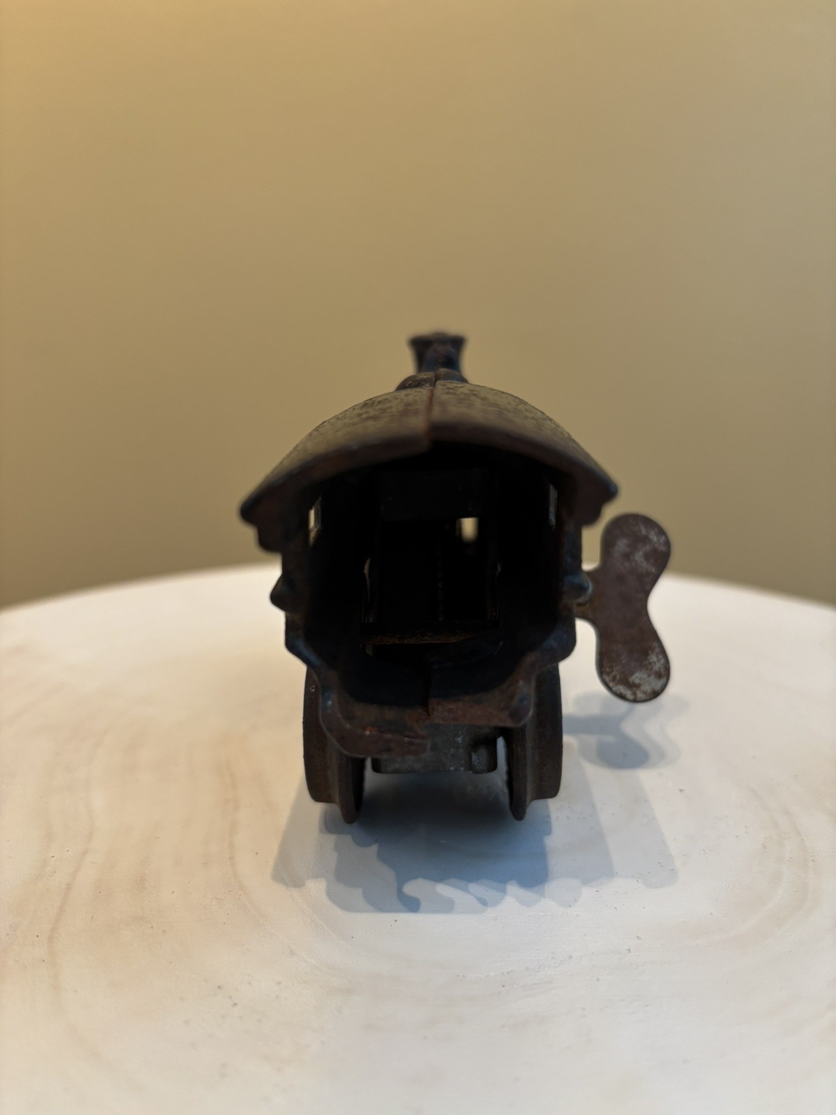 HAFNER? 7 “Cast Iron Windup Locomotive Prewar w/key @ does not work