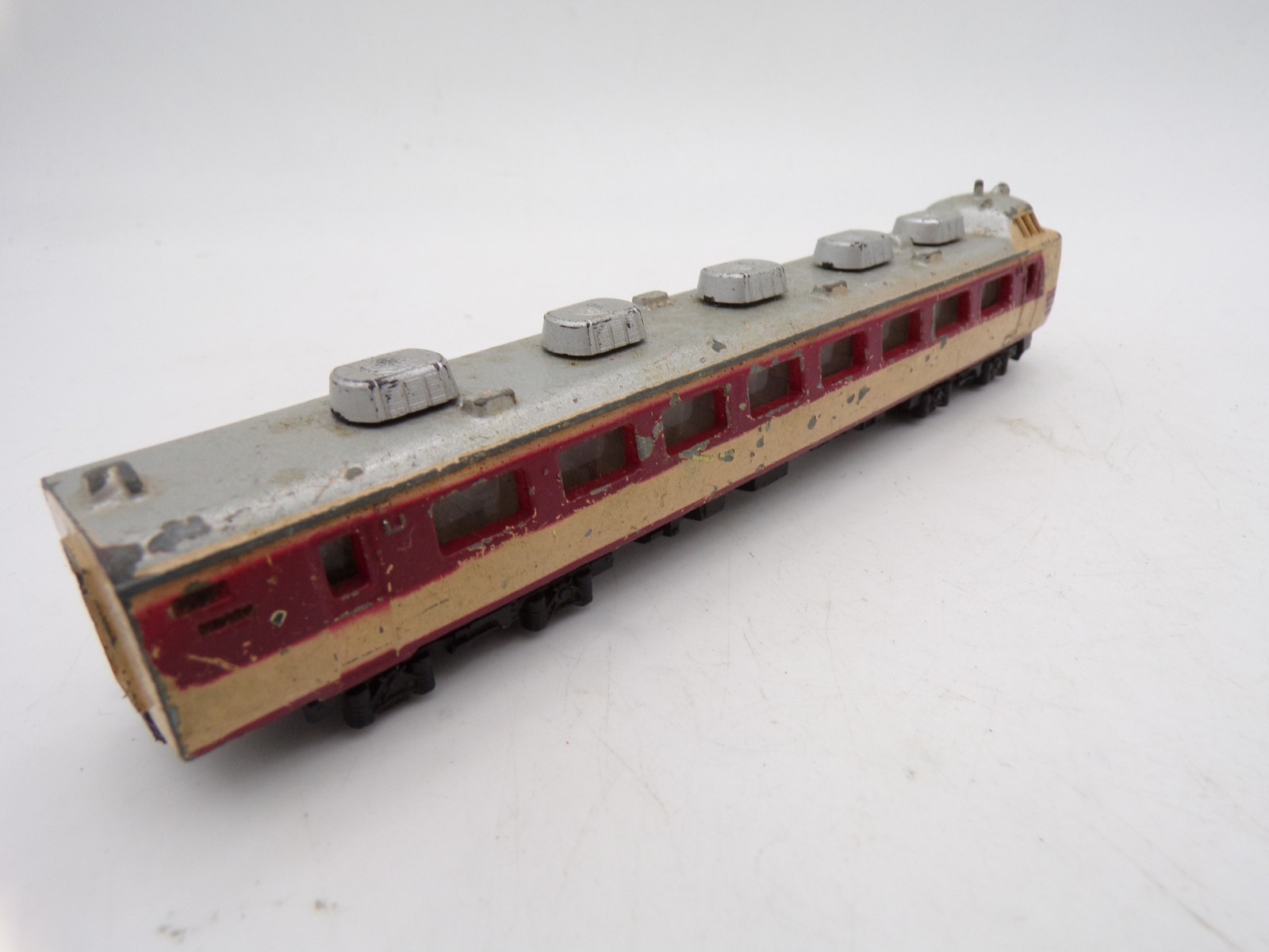 80’s Nishiki Japan Diecast 1/140 scale Passenger Train Red and Creme AS IS