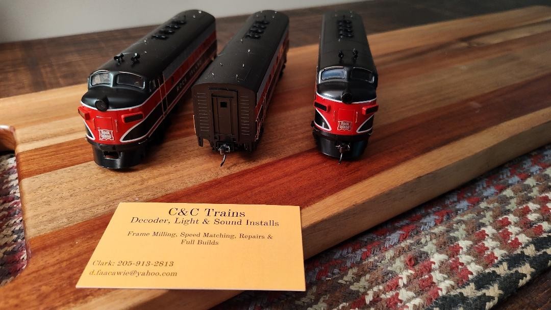 Stewart/Kato HO Rock Island F3 A-B-A Set w/DCC & Sound and SSS Speakers