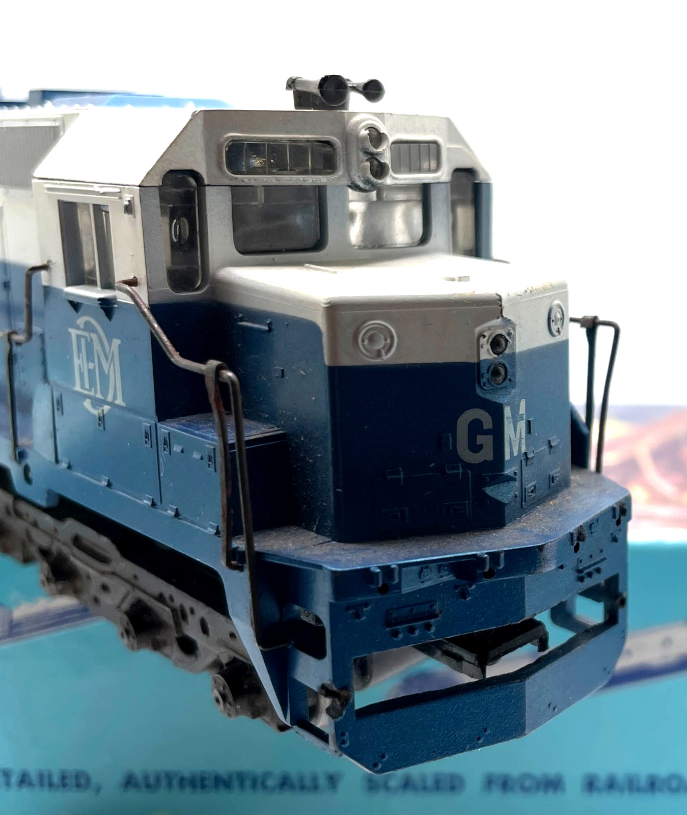 HO ATHEARN 4283 DD40 GM DEMONSTRATOR NEED SMALL REPAIR