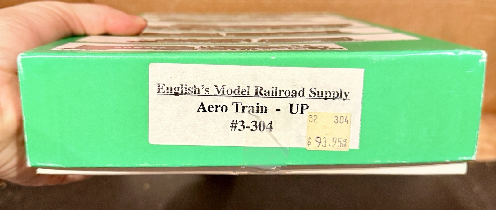 English’s Model Railroad SupplyAero Train – UP 3-304 HO Scale NIB C8 US Seller
