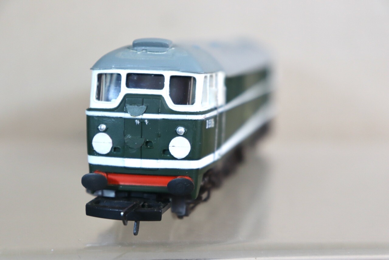 AIRFIX 54101 RE NUMBERED BR GREEN A1A-A1A CLASS 31 DIESEL LOCOMOTIVE D5516 og
