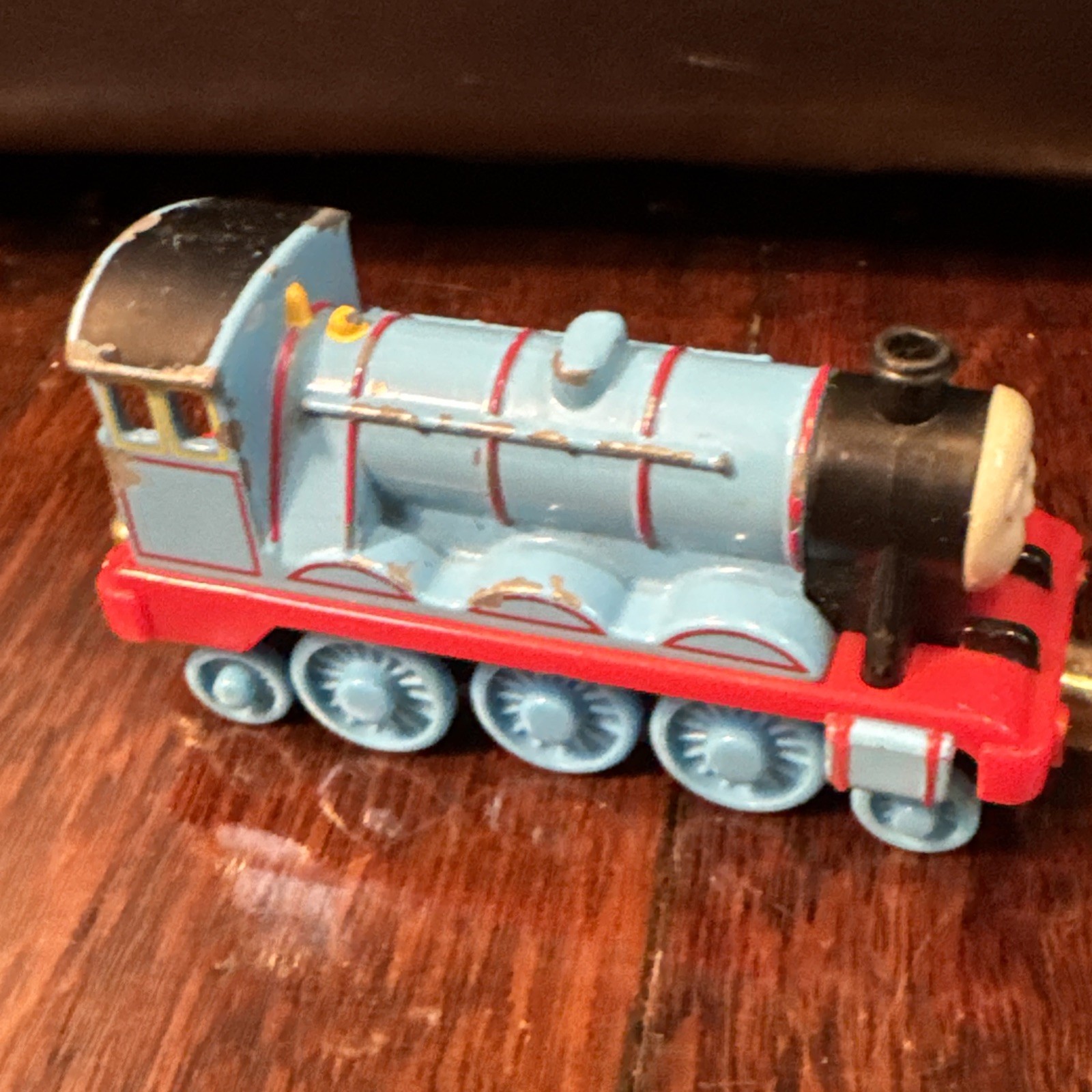 Gordon & Tender Surprised Face Thomas & Friends Diecast Train 2002