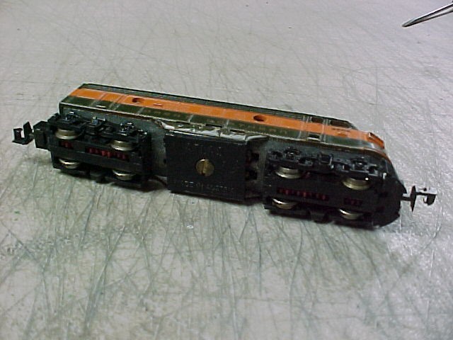 Atlas N Scale F-9 Diesel Locomotive Western Pacific 320A