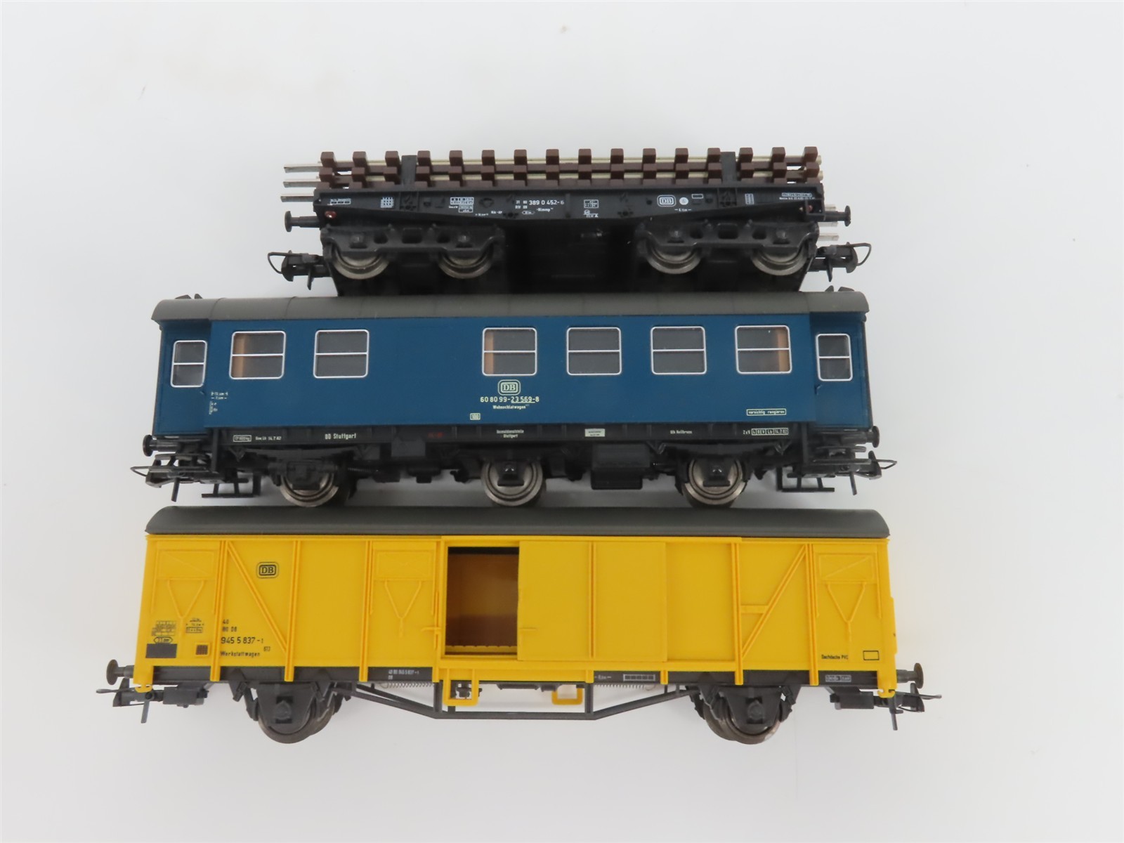 HO Scale Roco 41081 DB Deutsche Bahn Class 333 Diesel Loco w/3 Cars & Track
