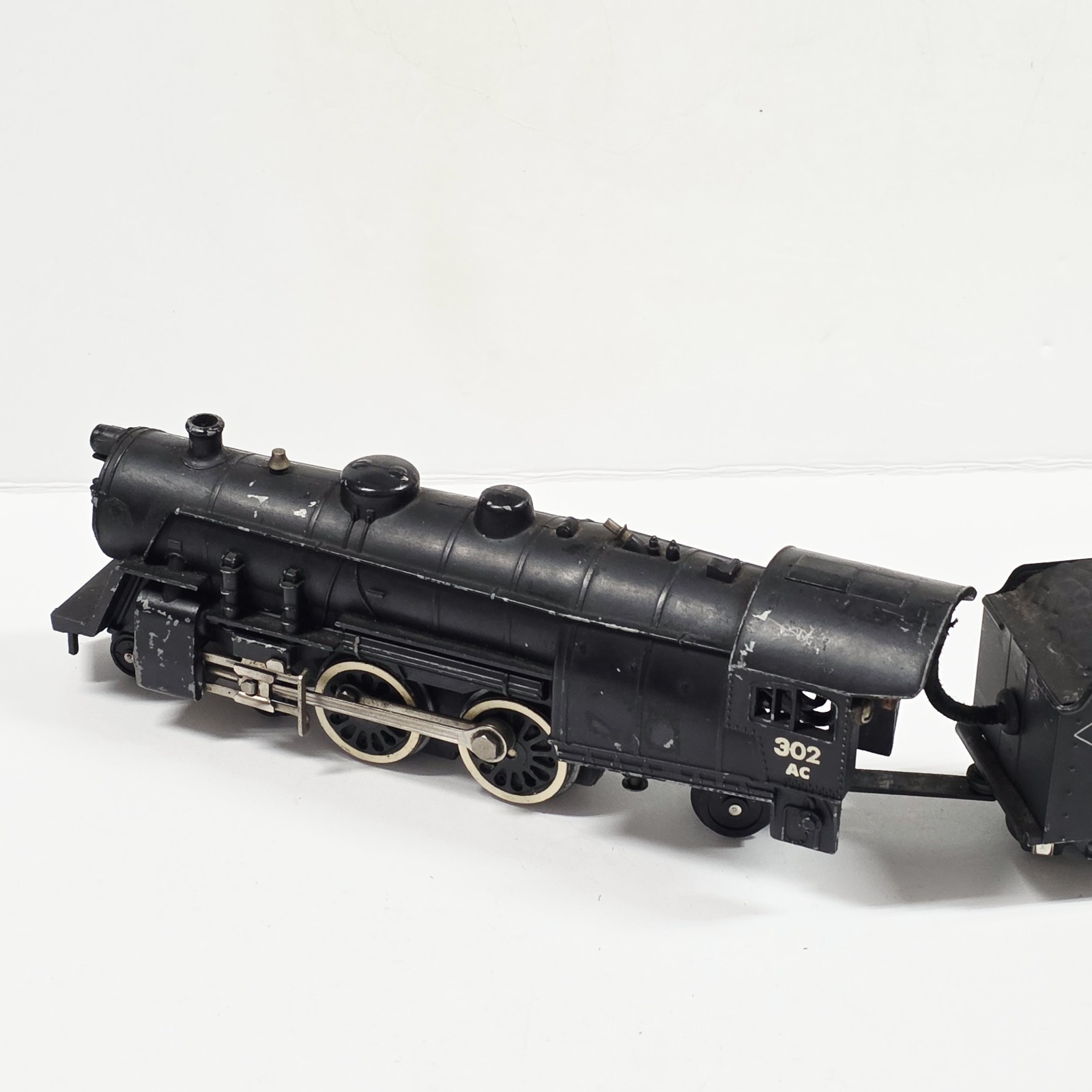AMERICAN FLYER 302 S-GAUGE STEAM LOCOMOTIVE READING LINES