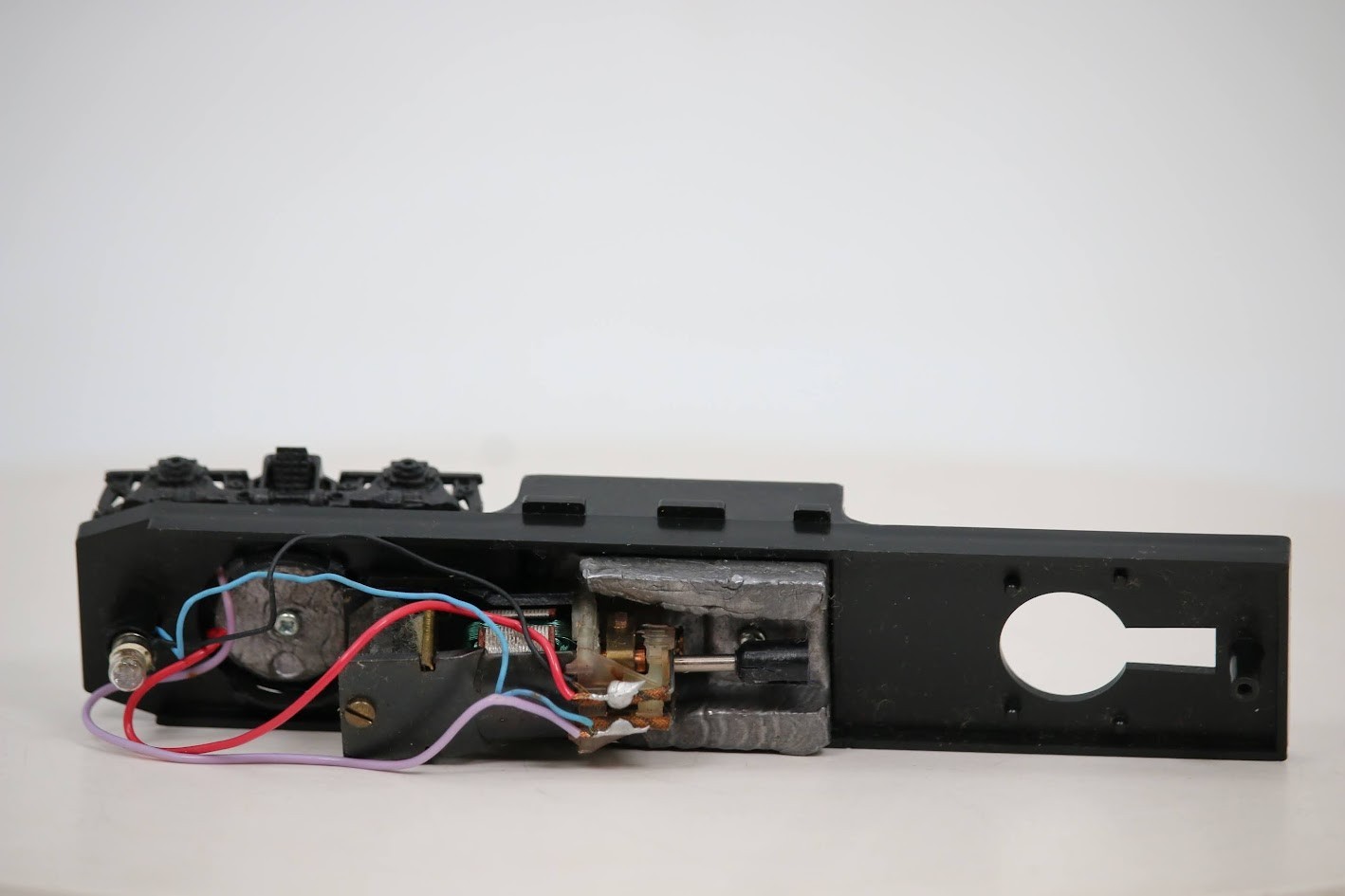 HO Scale Locomotive Frame w Interior Parts Repair Project