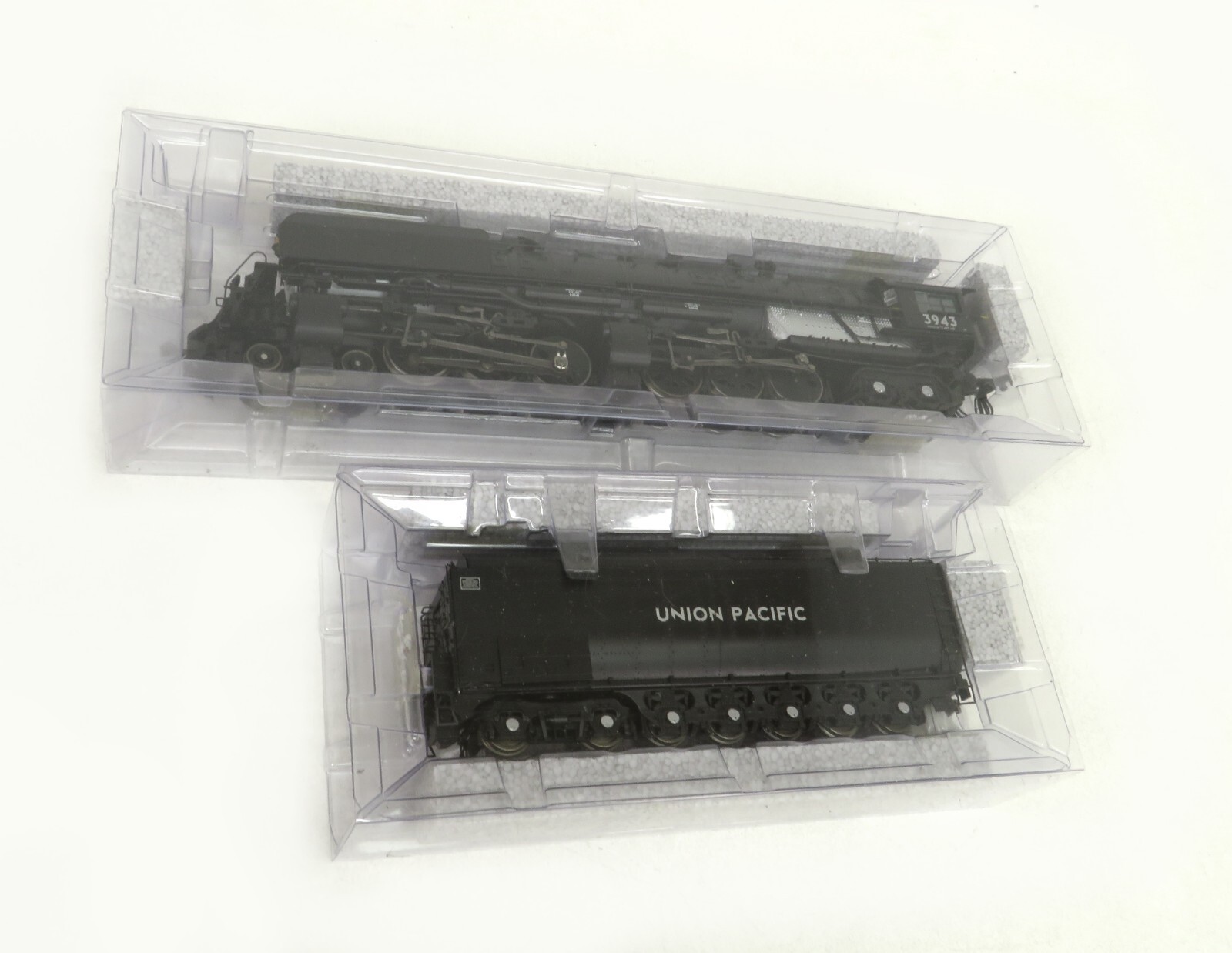 Athearn ATG9125 4664 Union Pacific #3943 Challenger Steam Loco w/DCC, HO Scale