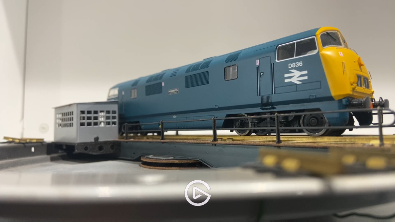 Bachmann Branchline 32-067A Class 43 Warship D836 in BR Blue DCC Ready Led Light