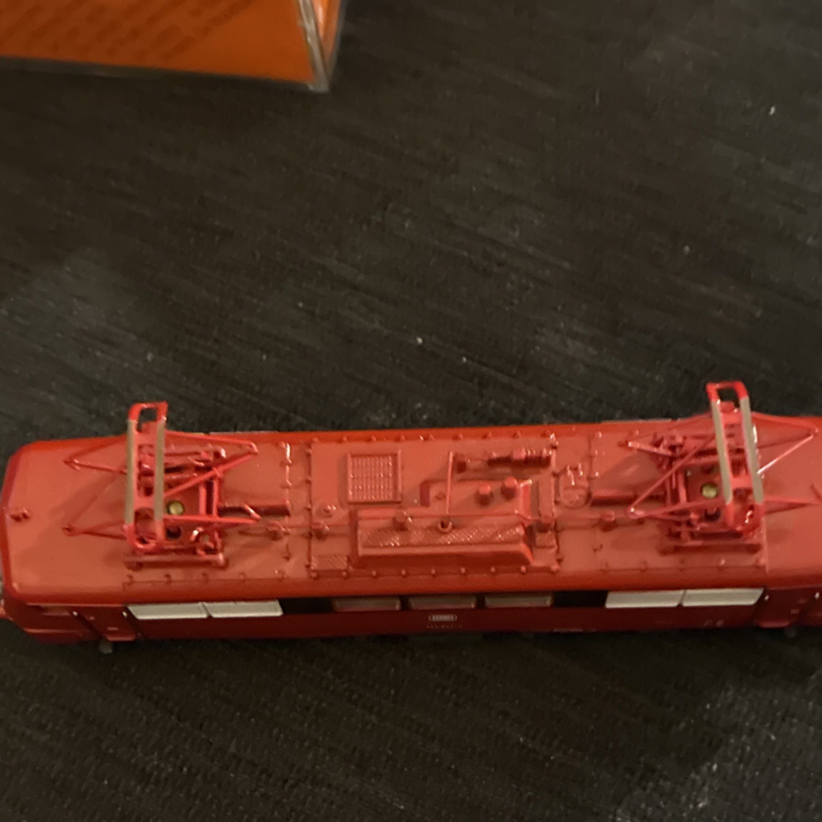 Arnold N Gauge Electric Locomotive 181 015-3 DB Red Black White Plastic Metal