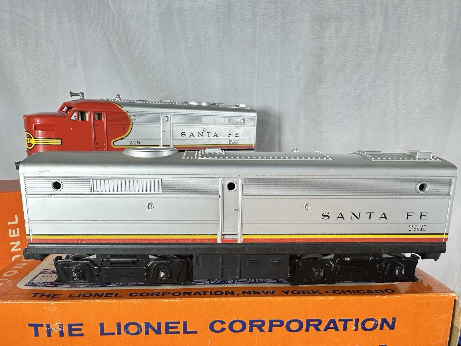 Beautiful Lionel Original Postwar BOXED Santa Fe Sears Promotional Set #9673!