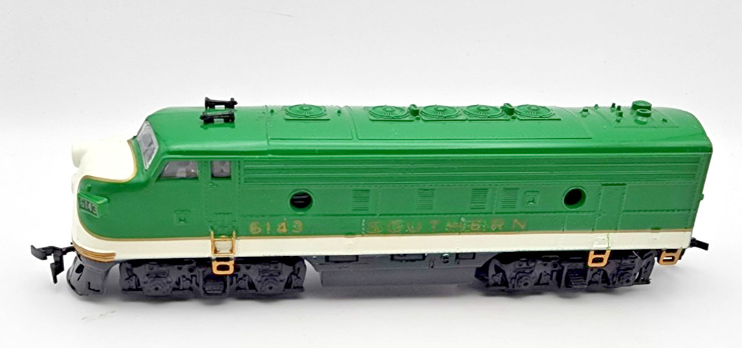 Life Like HO 1:87 F-7 Diesel Locomotive 6143 Southren Road Tested & Runs