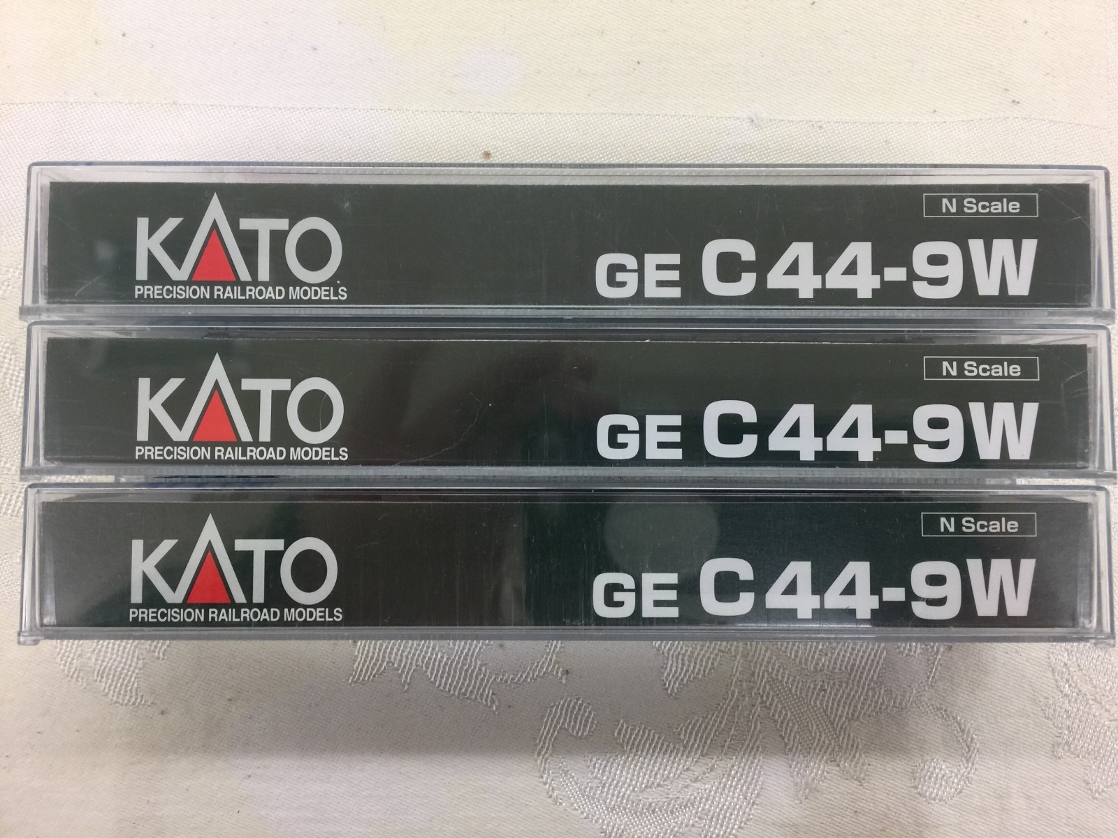 KATO Southern Pacific – C44-9W #8100 #8105 & #8151 *Light Use* Great Cond.
