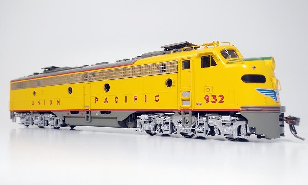 Rapido HO EMD E8A (DC/DCC/Sound): Union Pacific: #942