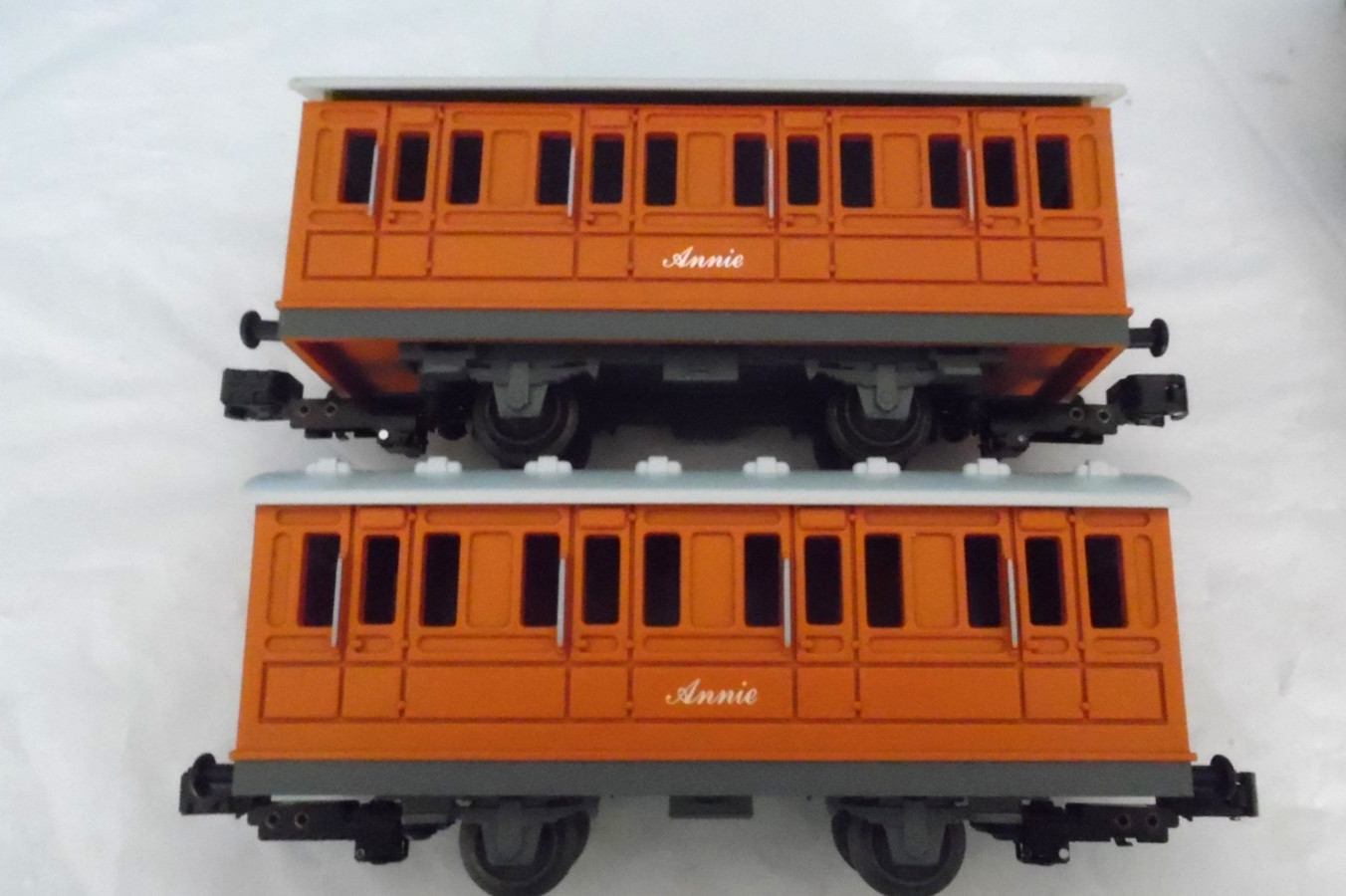Lionel Thomas & Friends Train Engine w/ 2-Annie & 2-Clarabel Cars, O Gauge