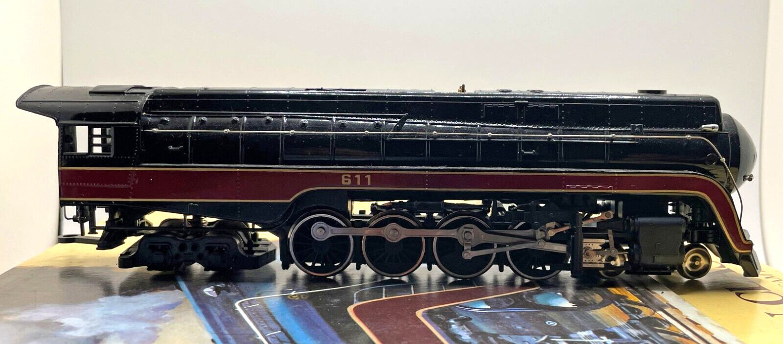 HO BACHMANN 41-0657-A4 4-8-4 NORFOLK & WESTERN CLASS J 611 STEAM LOCOMOTIVE