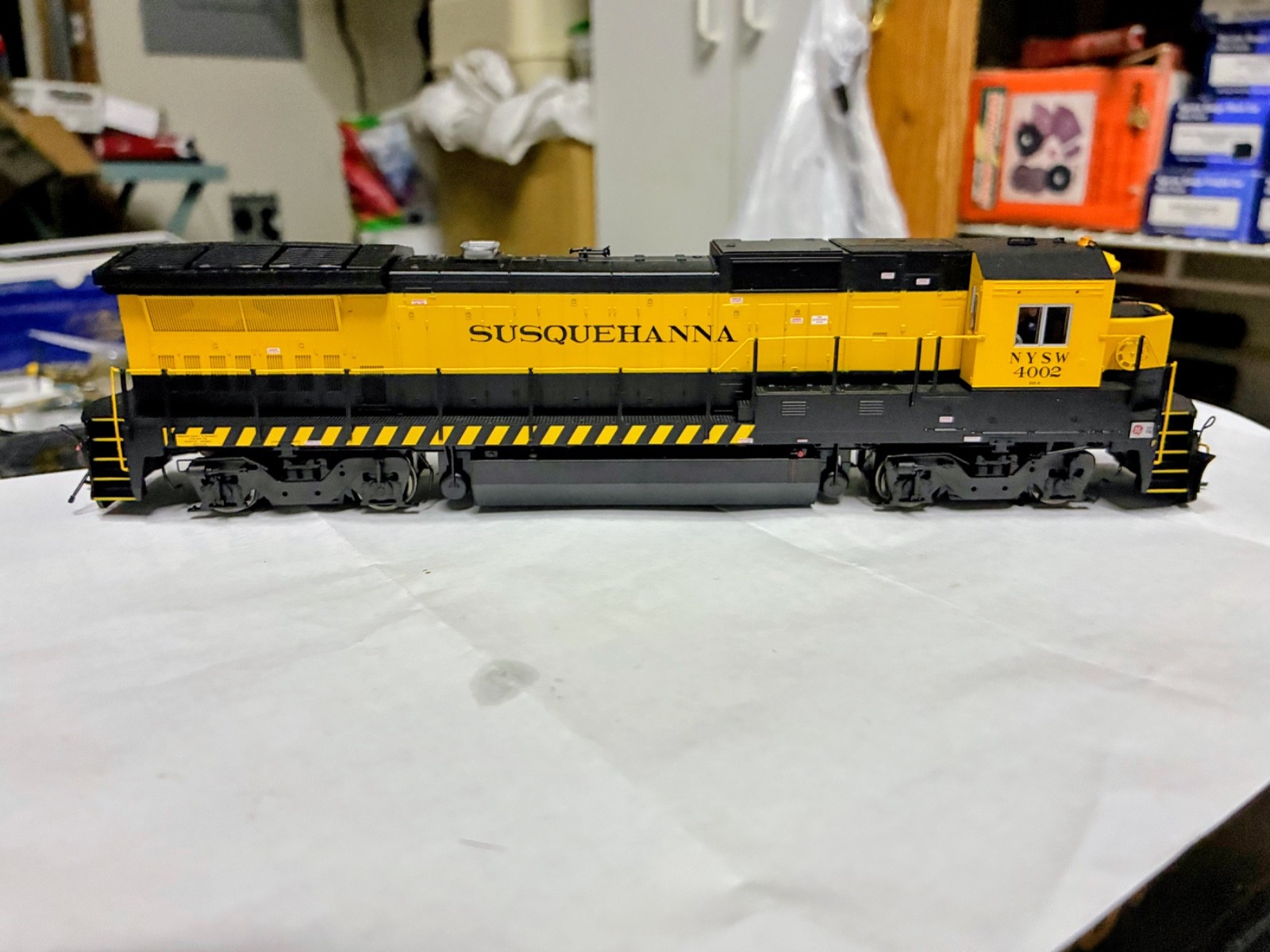 Atlas Dash8-40B NYS&W