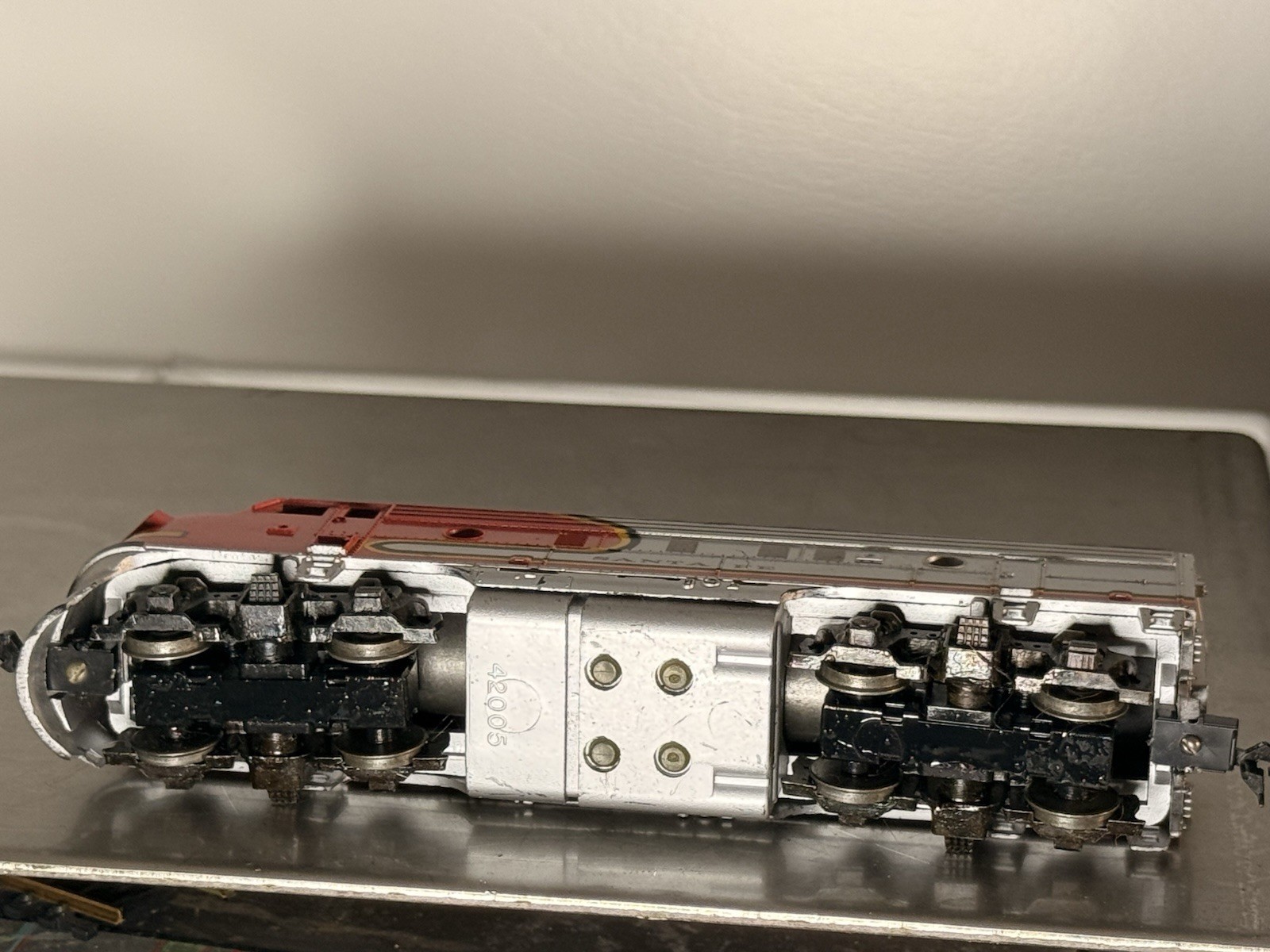HO Scale Athearn Santa Fe F7 A/B Warbonnet Diesel Locomotive Powered A, Dummy B